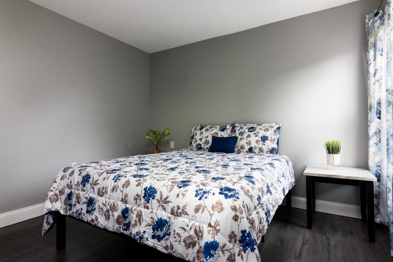 Quaint 1 Bedroom Sleeps 2-3, Near *