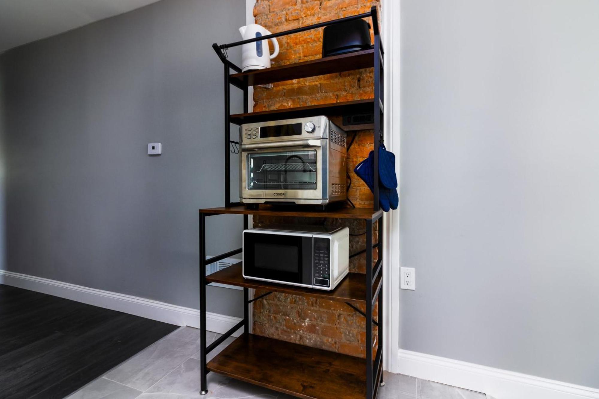 Apartment Quaint 1 Bedroom Sleeps 2-3, Near *